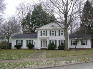 30500 Winsor Dr, Bay Village, OH