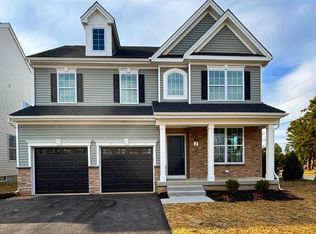 2 Misty Meadow Ln, Hamilton, NJ 08619