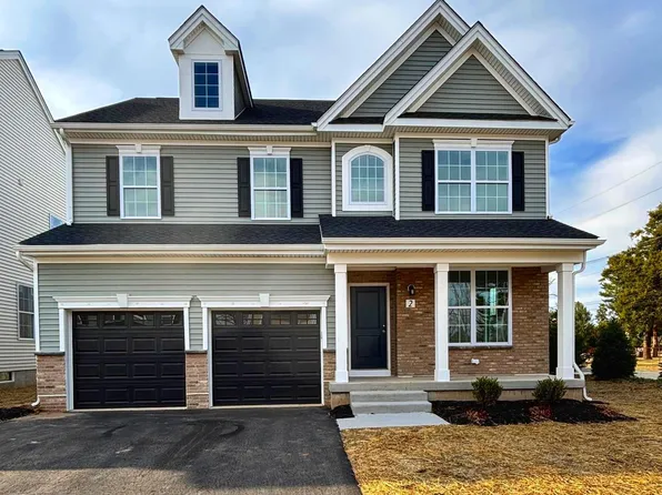 2 Misty Meadow Ln, Hamilton, NJ 08619