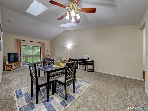 5th image of 31 Simsbury Landing #31