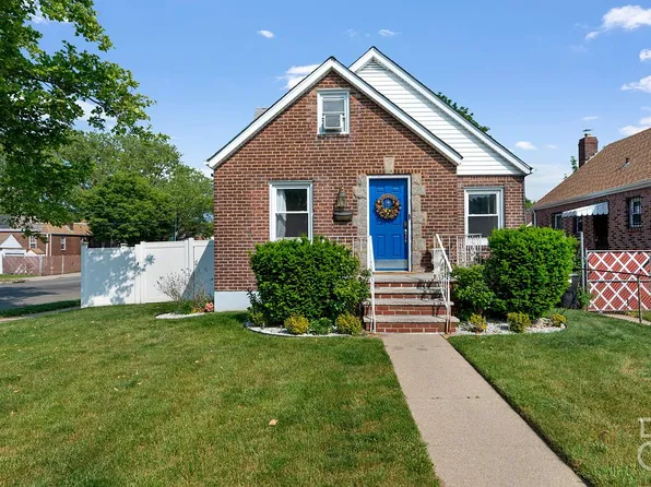 11801 226th St, Cambria Heights, NY 11411