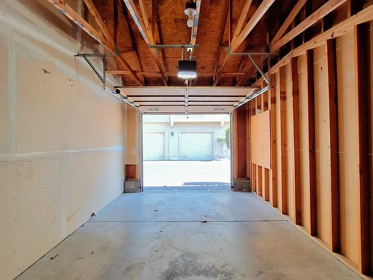 108 Arbor Way — Photo 32