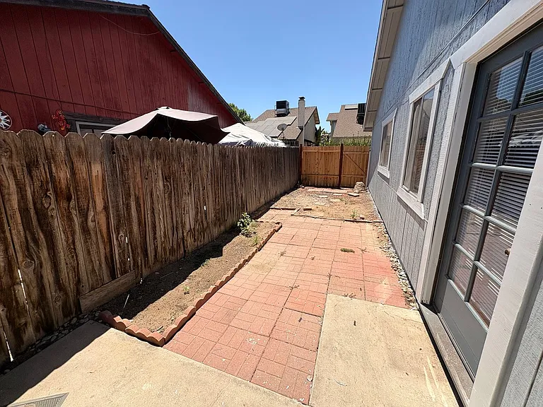 907 E Oakridge Ave — Photo 16