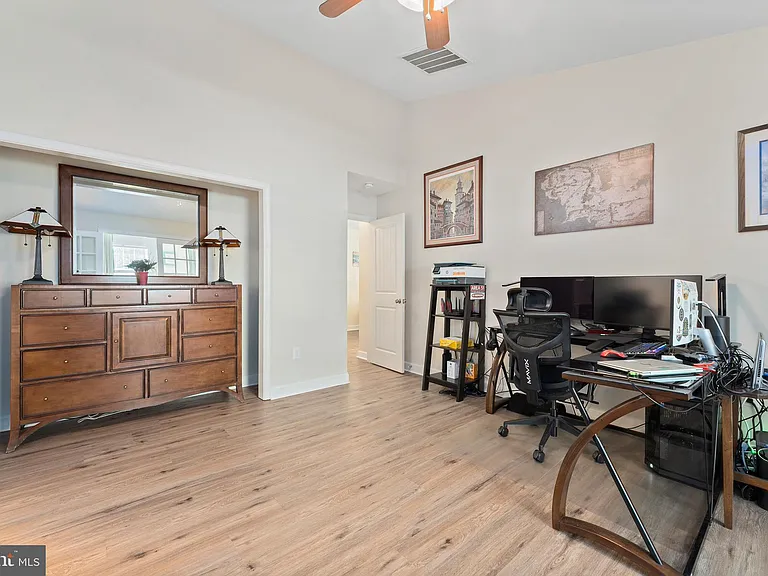 305 Cedar Ln — Photo 20