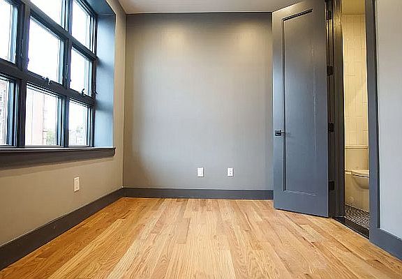 3rd image of 321 Sumpter St #2F