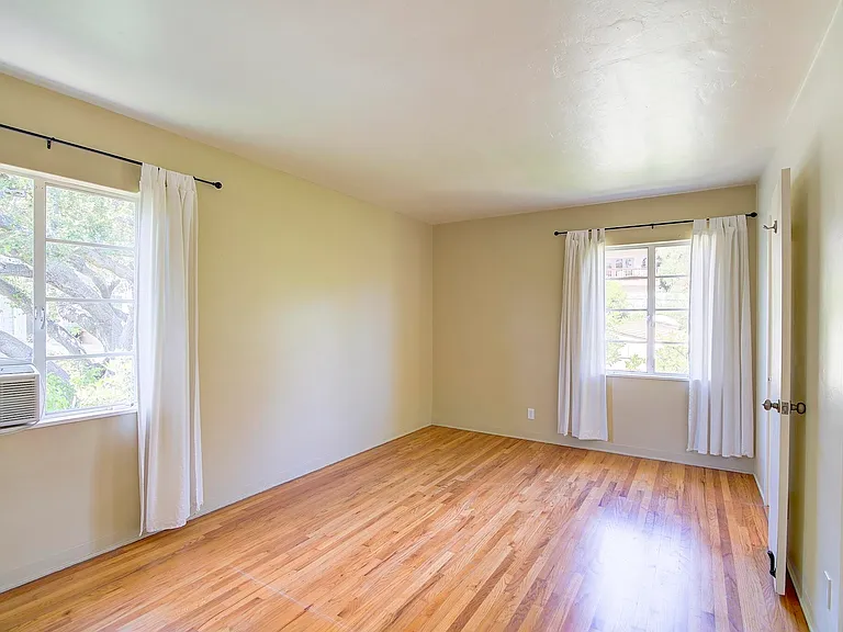 1802 Loma St — Photo 24