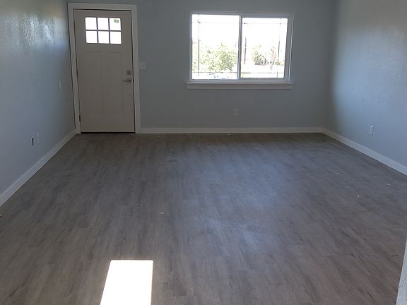 4th image of 52 Nelson Ave Unit B