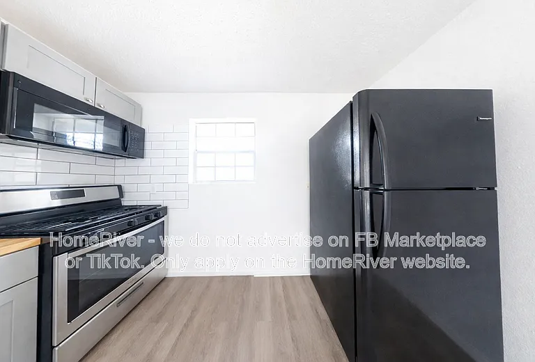 379 Atwood St SW #4 — Photo 5