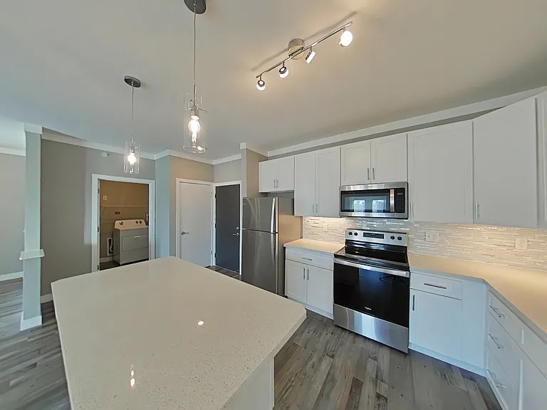 Allure Apartments — Photo 59