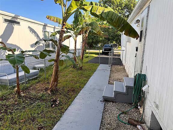 2nd image of 3028 SW 50th St