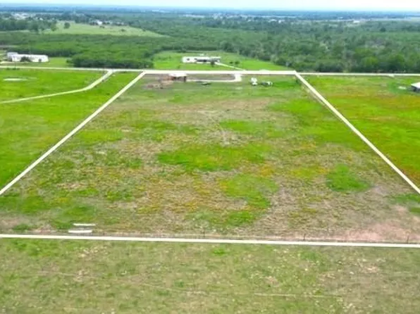 816 Raccoon Bend Rd, Bellville, TX 77418