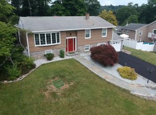 6 Hamlin Rd, Mahopac, NY 10541