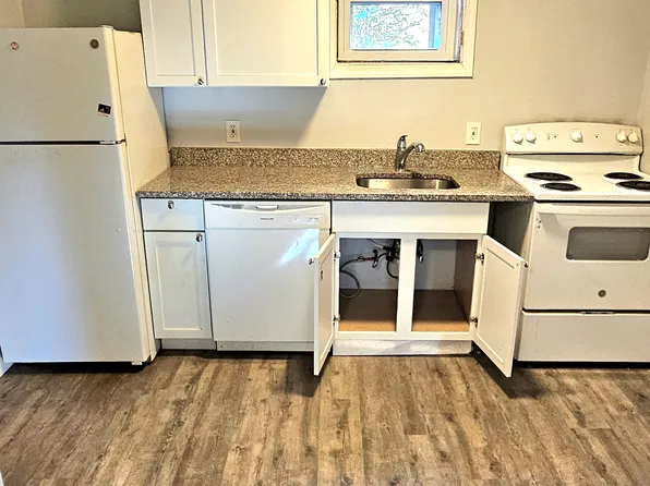 1027 Cochran Mill Rd APT 6, Clairton, PA 15025