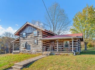 901 E Bowling Branch Rd, Cottontown, TN 37048