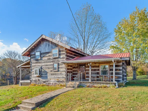 901 E Bowling Branch Rd, Cottontown, TN 37048