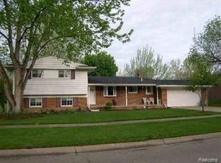 11358 Kingsley Dr, Grand Blanc, MI 48439