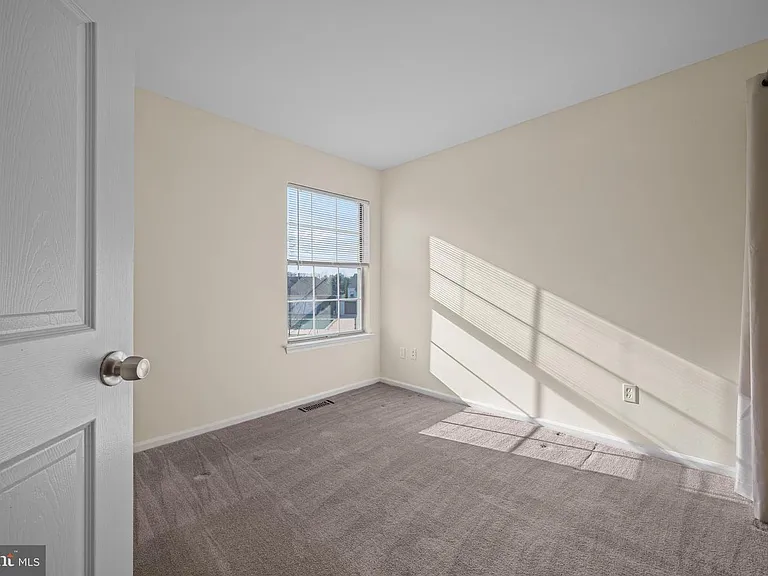 817 Thoreau Ln — Photo 20