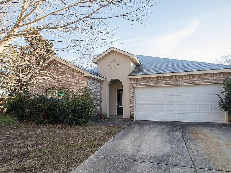 1st image of 10395 English Manor Dr