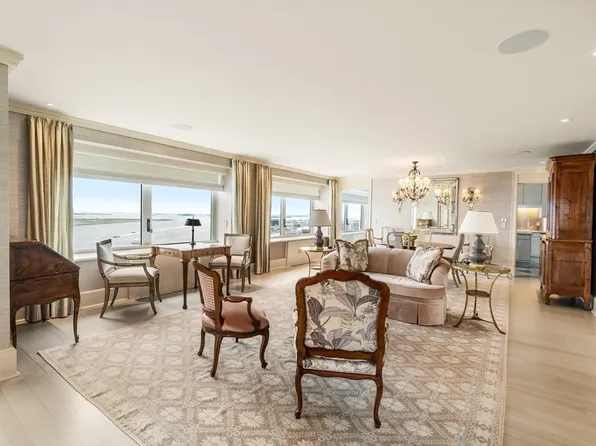 85 E India Row, Boston, MA 02110
