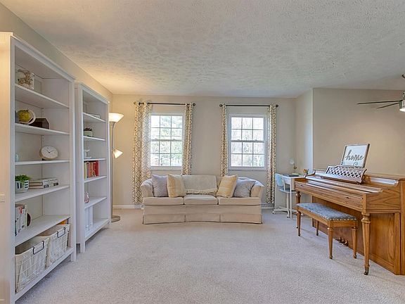 4th image of 1755 Lindenhall Dr