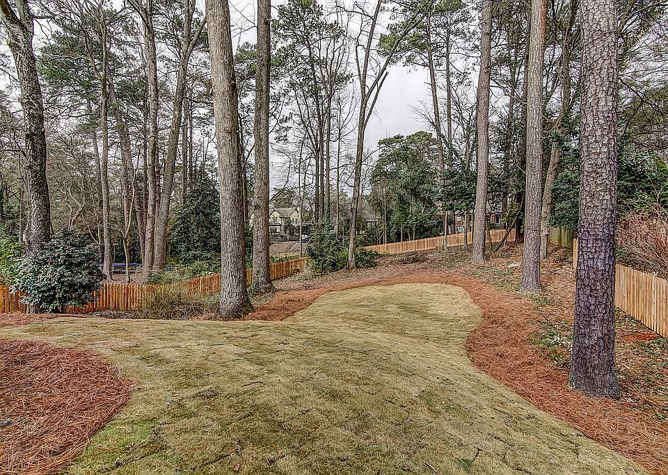 2nd image of 851 Glenbrook Dr NW