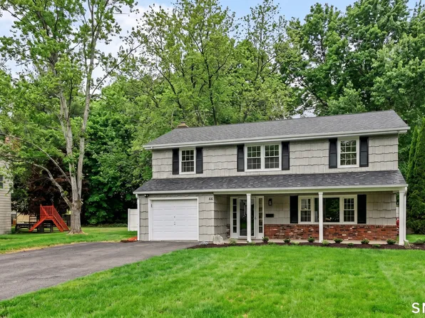 44 Barmore Drive West, Stamford, CT 06905