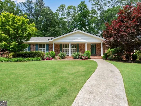 2310 Kings Point Dr, Dunwoody, GA 30338