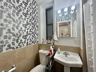 Rented by KNOCKKNOCK LLC