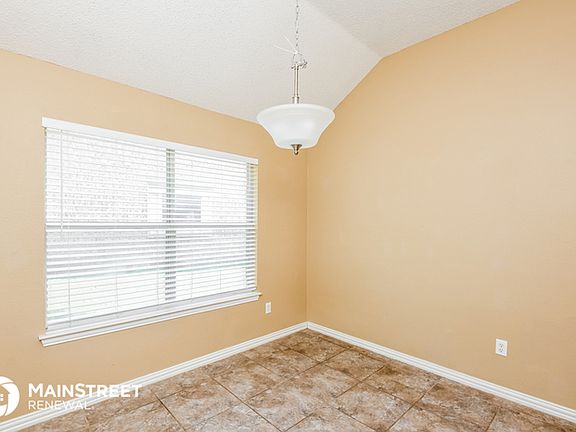 5th image of 608 Juniper Dr