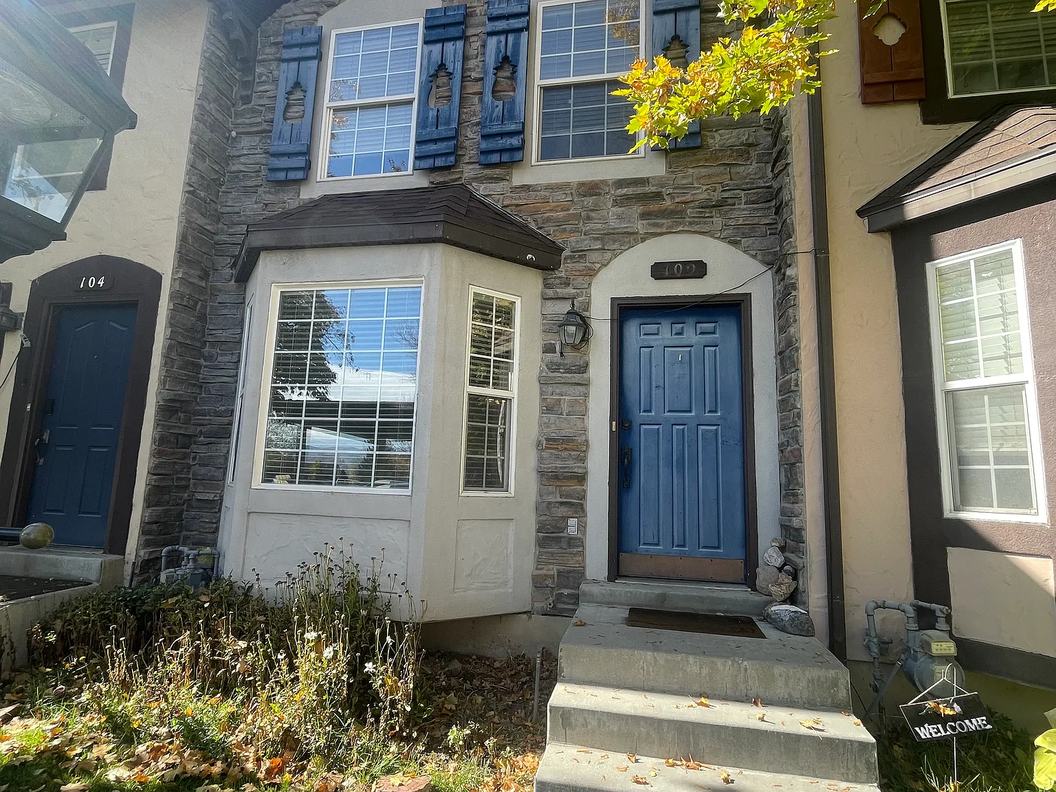 2 bed, 1.5 bath, 1072 sqft, $2,200 — Photo 3