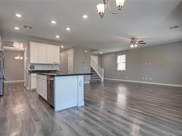 12321 Silvana St — Photo 13