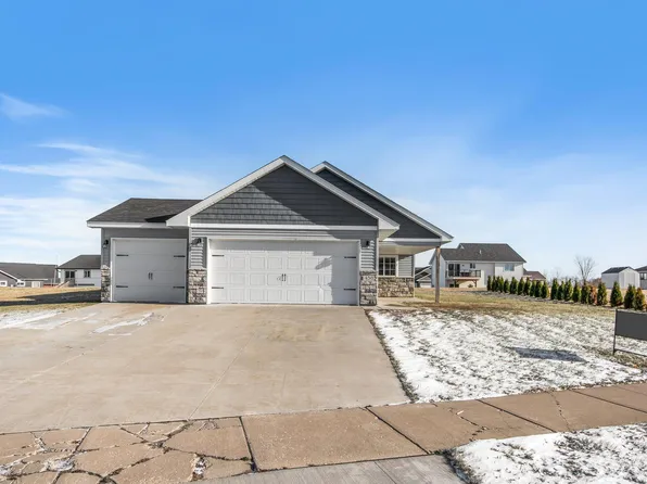458 Highland Dr, Ellsworth, WI 54011
