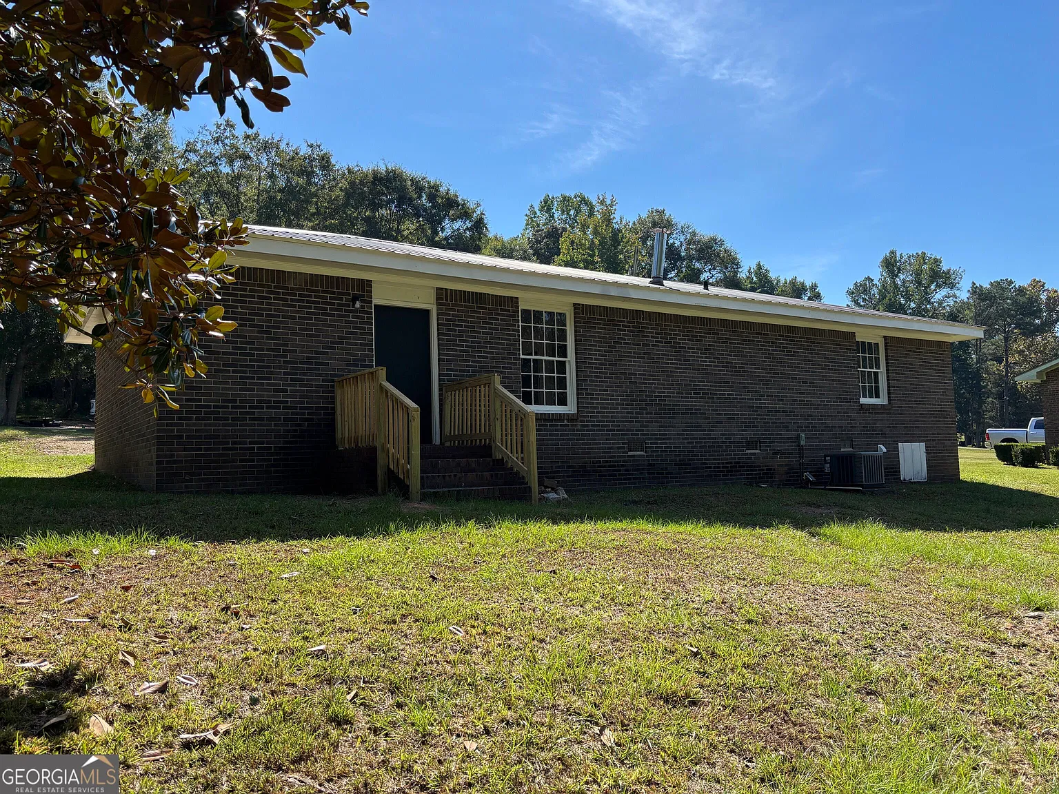 3 bed, 1.0 bath, 1125 sqft, $1,750 — Photo 4