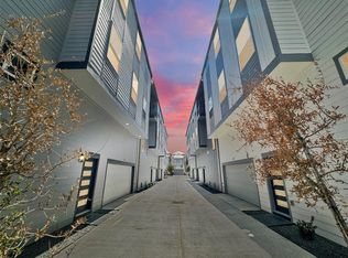 1221 W 16th St #B, Houston, TX 77008