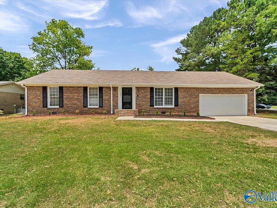 1st image of 907 Flora Cir SE
