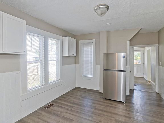 5th image of 30 Hawthorne St