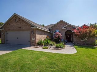 520 Carlson St, Centerton, AR 72719