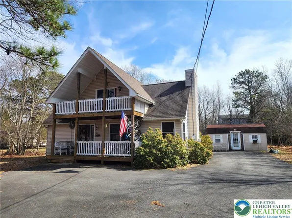 11 Bishop Cir, Albrightsville, PA 18210