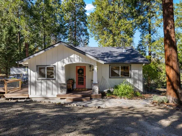 58 Pine St, Shady Cove, OR 97539