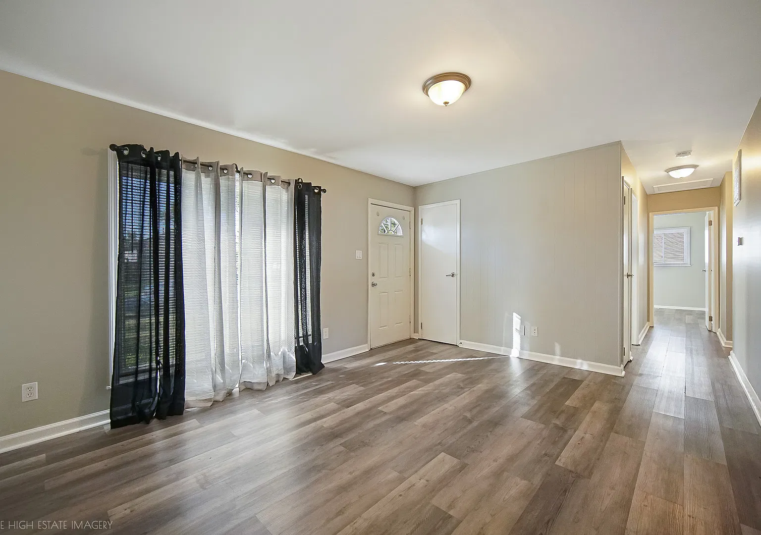 3 bed, 1000 sqft, $2,300 — Photo 4