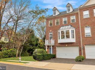 8866 Modano Pl, Fairfax, VA 22031