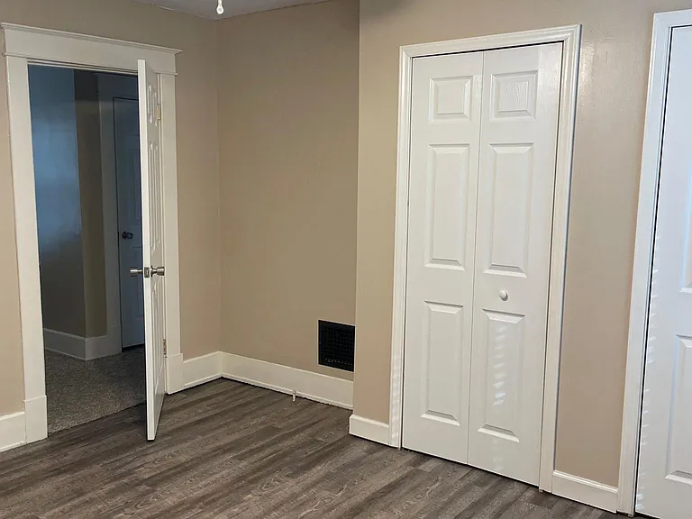 1411 Linden Ave — Photo 10