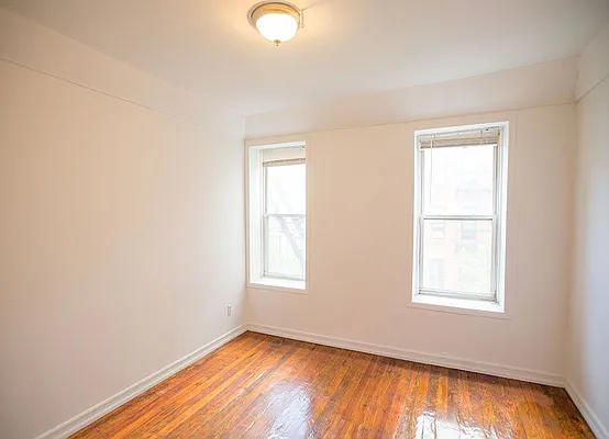 Rented by Warburg | media 4