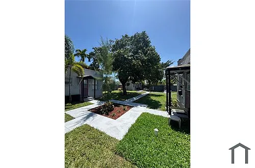 25 SW 10th St Photo 1