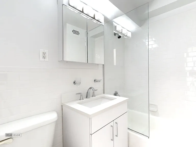 405 E 56th St #10A — Photo 5