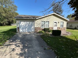 325 W Elm St, Millersburg, IN 46543
