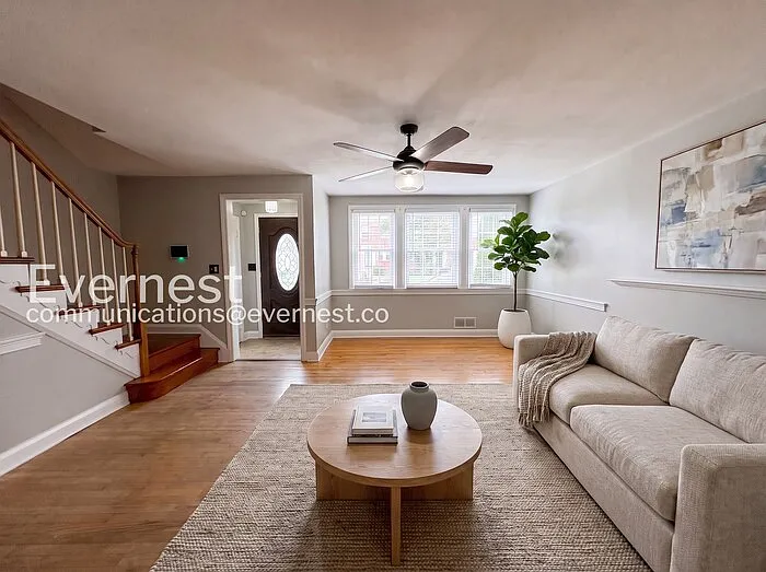 1515 Tunlaw Rd — Photo 4