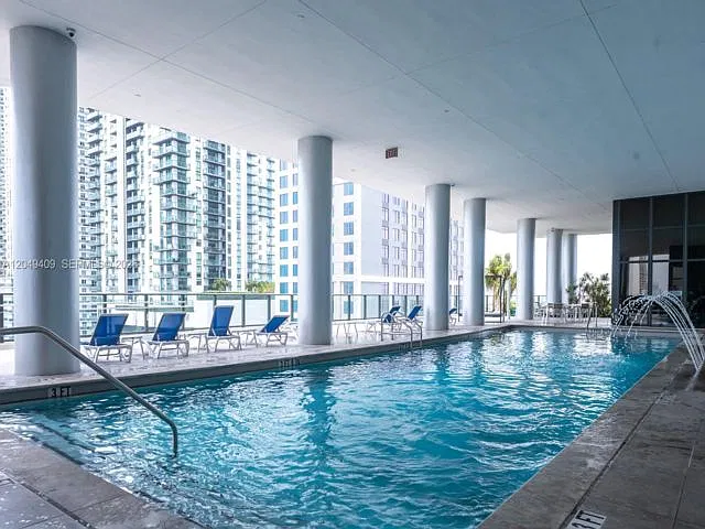 1 bed, 1.5 bath, $3,000 — Photo 3