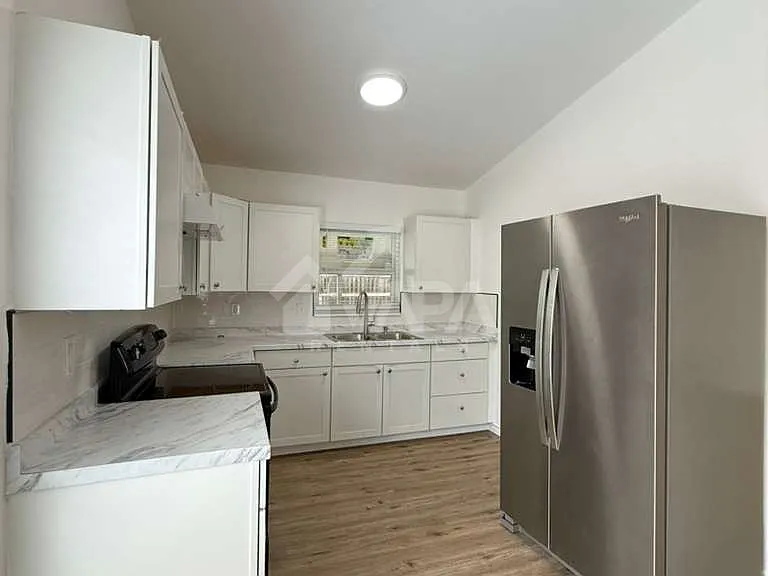 7729 Narrow Pass Dr — Photo 4