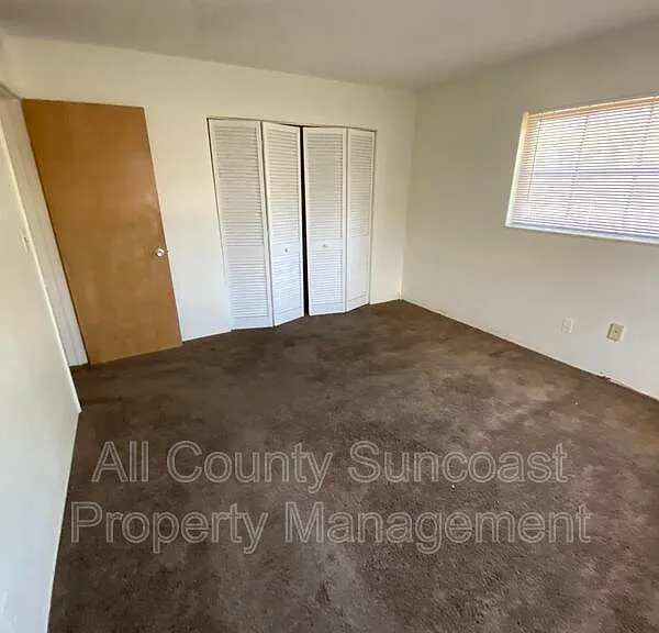 935 34th Ave N #1 — Photo 9